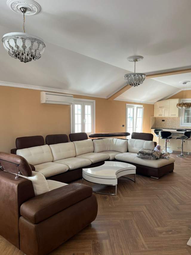 Tirane, jepet me qera Vile 3+1+BLK Kati 3, 170 m² 400 Euro (prane spitalit Amerikan 2)