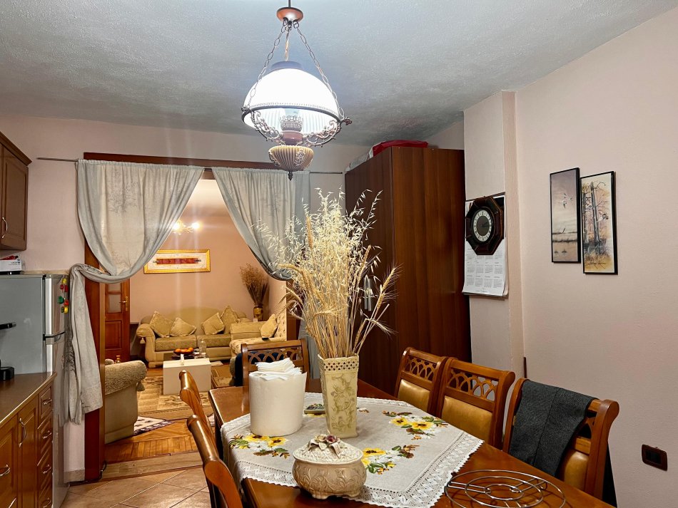 Tirane, shitet apartament 4+1+Ballkon Kati 2, 116 m² 235.000 € (Myslym Shyri)