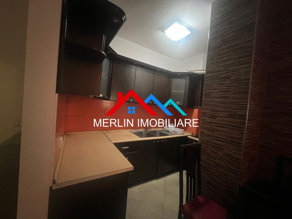 Tirane, shitet apartament 1+1+Ballkon Kati 2, 73 m² 125.000 € (Bill Klinton)
