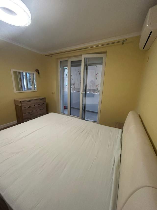 Tirane, jap me qera apartament 1+1+BLK Kati 4, 56 m² 400 Euro (Rruga Arkitekt Kasemi)