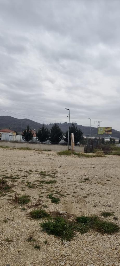 Tirane, shes toke 1.500 m² 210.000 Euro (Marikaj)