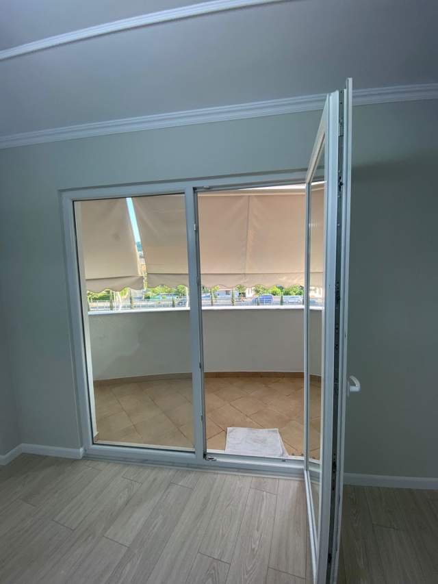 Tirane, shitet apartament 2+1 Kati 3, 112 m² 1.400 Euro/m2 (Rruga Robert  Zhvarts)