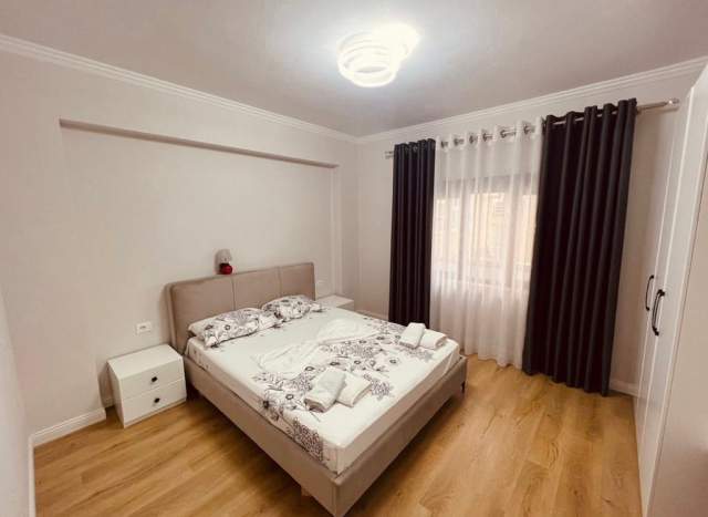 Korce, shitet apartament Kati 3, 97 m² 92.000 Euro (Lagjia 7, Korçë)