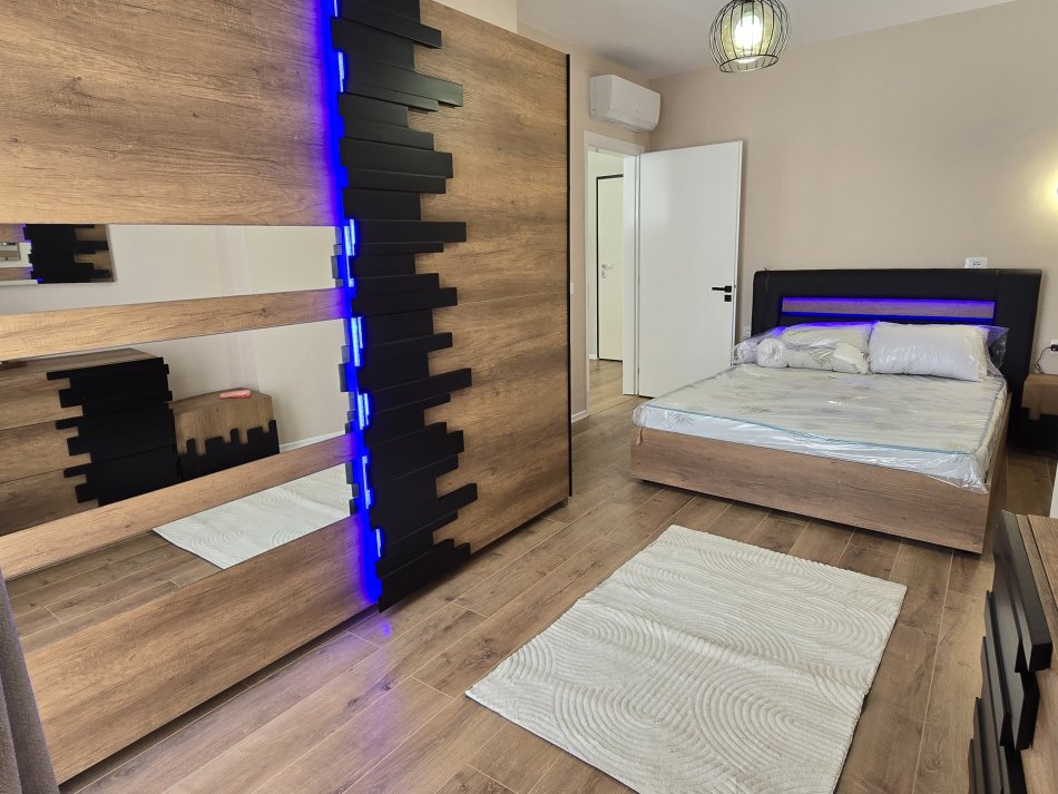 Tirane, jepet me qera apartament 2+1 Kati 3, 104 m² 1.000 € (RRUGA E BARRIKADAVE)