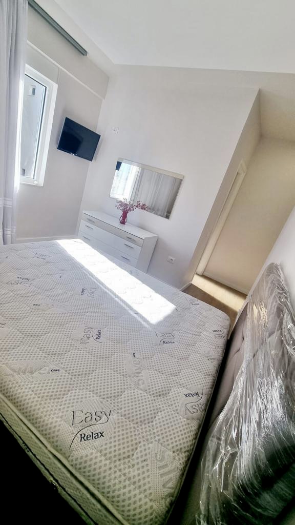 Tirane, jepet me qera apartament 2+1+A+BLK 115 m² 800 Euro (Liqeni Thate te FZ)