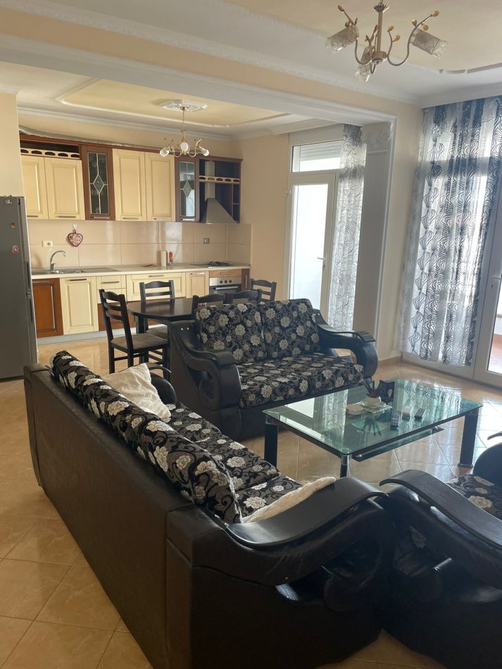 Tirane, jepet me qera apartament 2+1 Kati 3, 90 m² 550 € (Kodra e diellit)