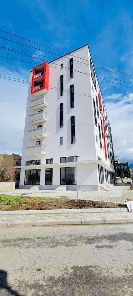 Tirane, jepet me qera ambjent 92 m² 750 Euro