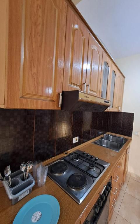 Tirane, jepet me qera apartament 2+1 Kati 2, 90 m² 450 € (QYTET STUDENTI)