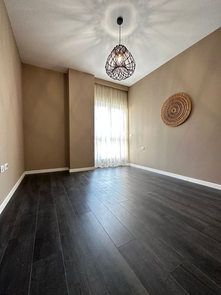 Shitet, Apartament,1+1,Rruga Barrikadave , Tiranë - 169,000€ | 64.2 m²