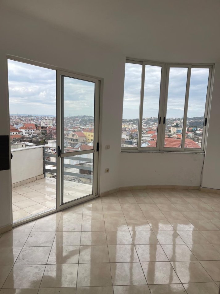 Tirane, shitet apartament 1+1+Ballkon Kati 4, 72 m² 85.000 € (Fresku)