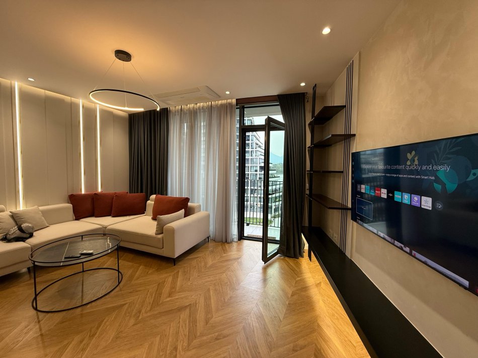 Tirane, jepet me qera apartament 1+1+Ballkon Kati 5, 72 m² 1.500 € (Liqeni Tiranes)