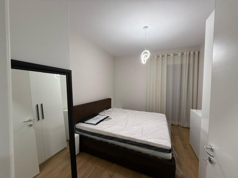 Tirane, jepet me qera apartament 2+1 Kati 3, 80 m² 700 € (don bosko)