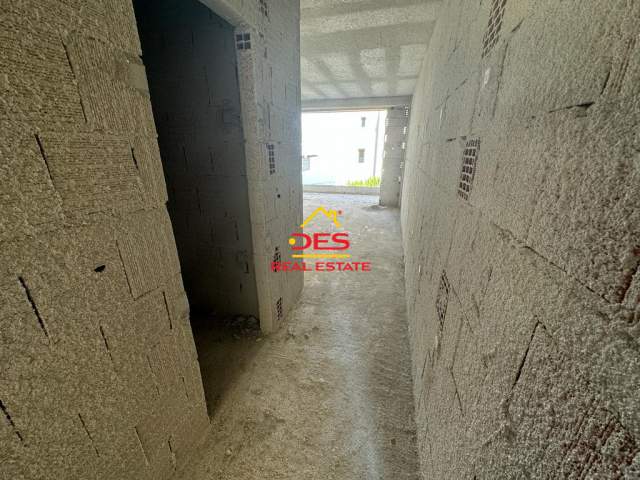 Vlore, shitet apartament 1+1+BLK Kati 3, 81 m² 1.000 Euro/m2 (Rruga Dhimiter Konomi, Vlore)