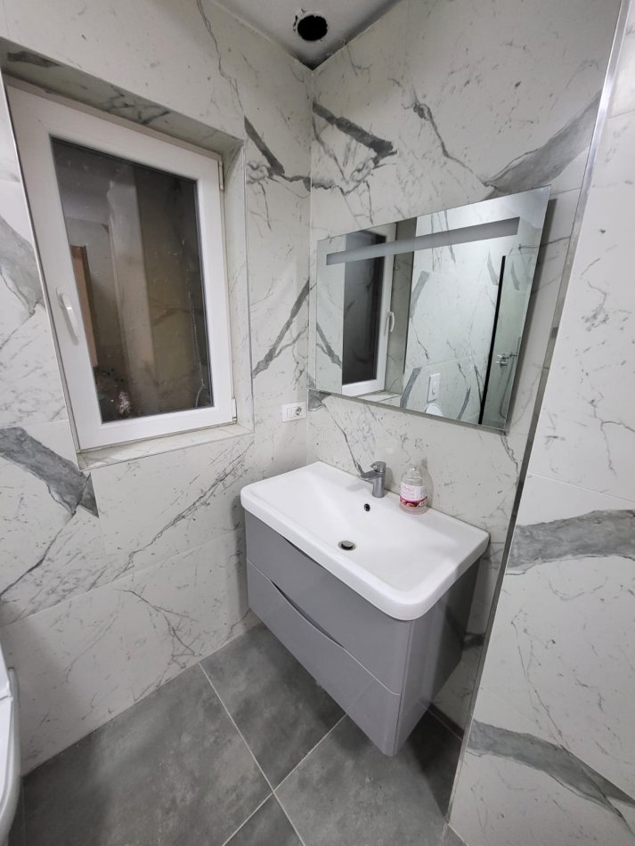 Tirane, jepet me qera zyre , Kati 2, 100 m² 600 € (Muhamet gjollesha)