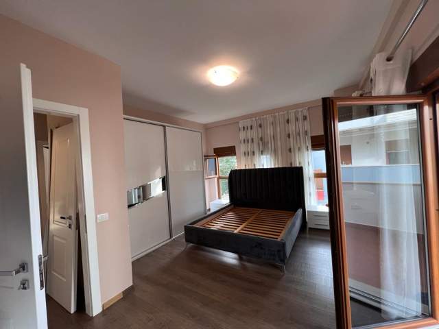 Tirane, jepet me qera Vile 4+1+BLK Kati 3, 250 m² 2.500 Euro (TEG)