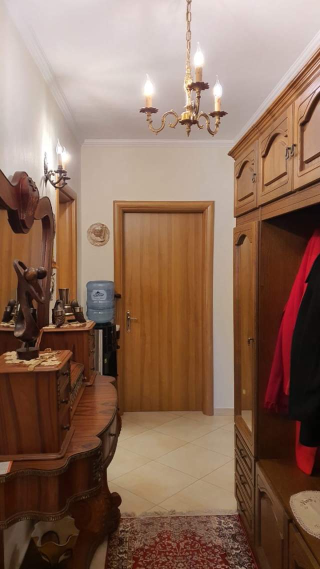 Tirane, shes apartament Kati 4, 120 m² 150.000 Euro
