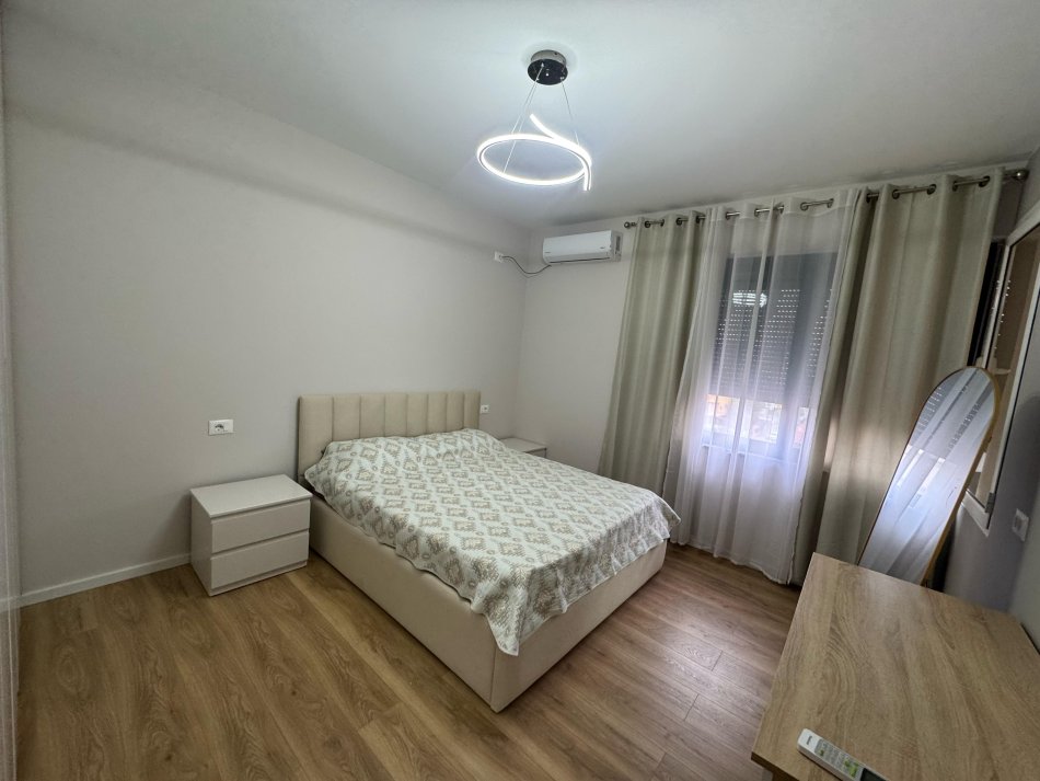 Tirane, jepet me qera apartament 2+1 Kati 3, 95 m² 750 € (rruga e kavajes)
