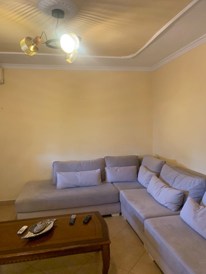 Tirane, jepet me qera apartament 2+1+Ballkon Kati 2, 75 m² 550 € (Myslym shyr , te tregu cam)