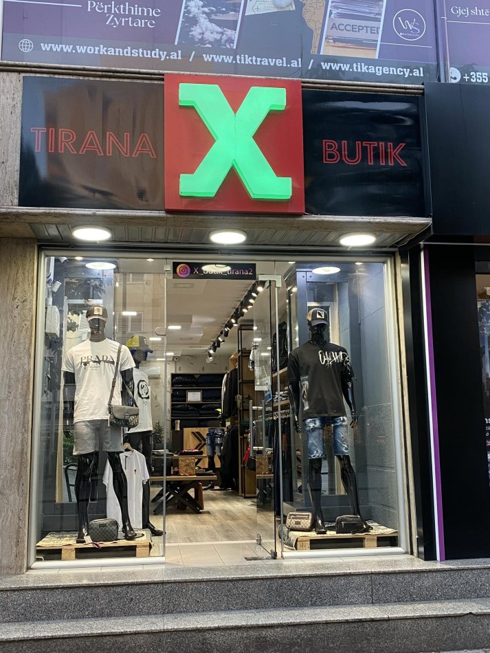 Shitet biznesi me veshje per meshkuj ,,18 mije euro, tek 21 Dhjetori, rruga Muhamet Gjollesha