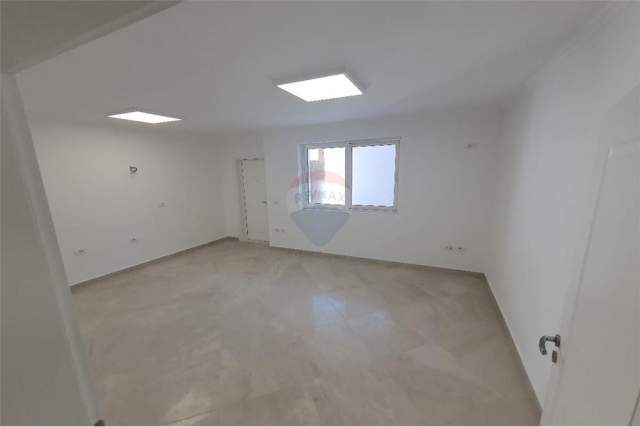 Tirane, jepet me qera zyre Kati 0, 120 m² 600 Euro (Qender,Tregu Cam)