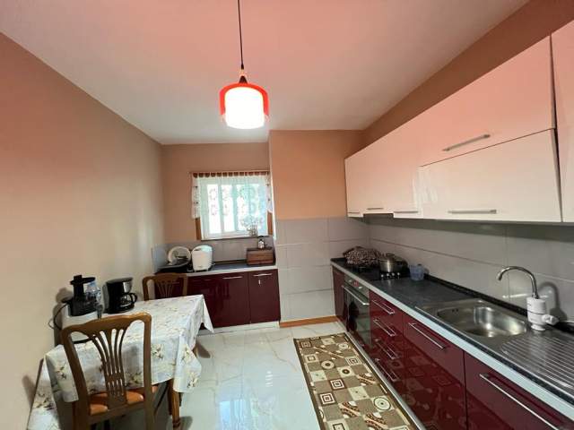 Tirane, shitet apartament 3+1 Kati 4, 125 m² 225.000 Euro (Komuna e Parisit)