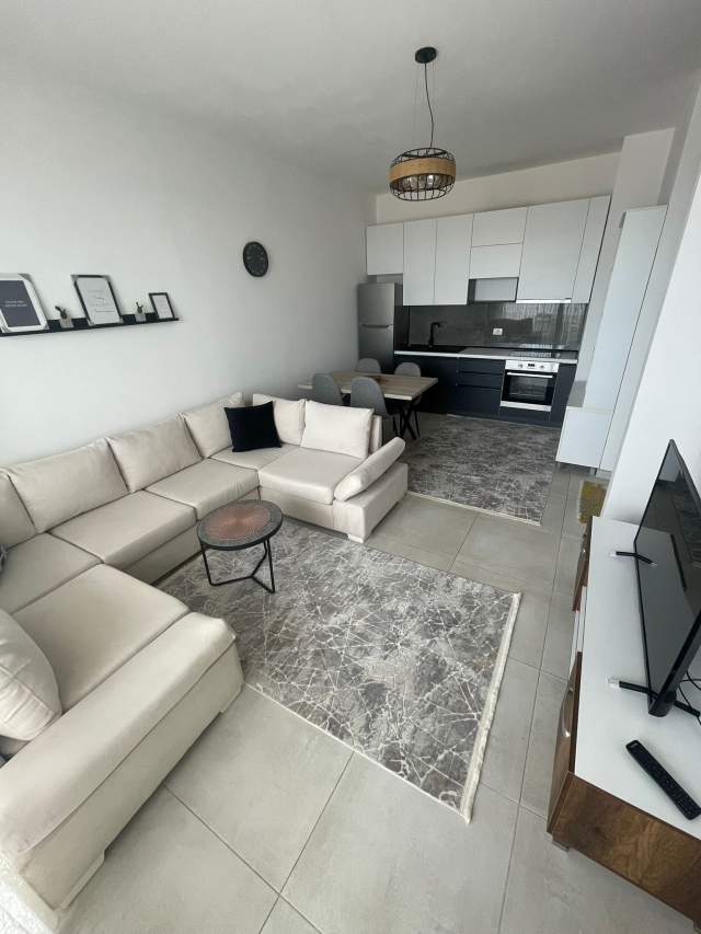 Tirane, jepet me qera apartament 1+1+BLK Kati 7, 70 m² 400 Euro (Rruga Kongresi Manastirit)