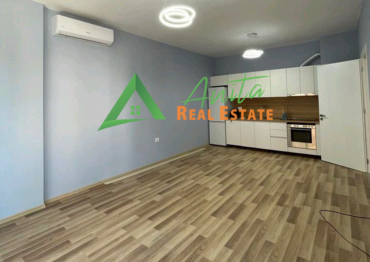 Tirane, jepet me qera apartament 1+1 Kati 3, 65 m² 460 € (Porcelan)