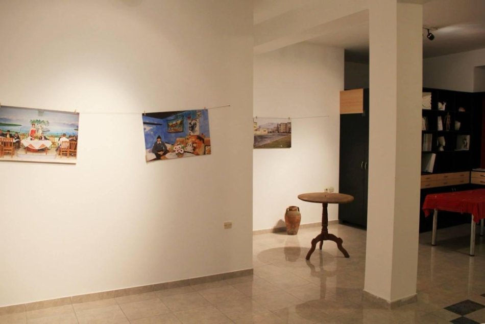 Tirane, jepet me qera ambjent biznesi Kati 1, 100 m² 500 € (Rruga e Kavajes)