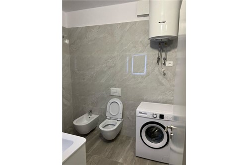 Tirane, jepet me qera apartament 1+1 , 75 m² 600 € (Rruga e Dibres)