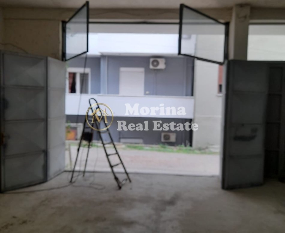 Tirane, jepet me qera magazine Kati 0, 120 m² 350 € (Porcelan)