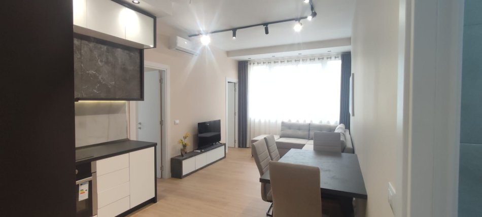 Tirane, shitet apartament 2+1 Kati 7, 88 m² 141.000 € (Prane Kupoles)