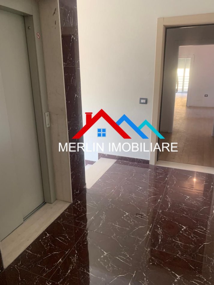 Tirane, shitet apartament 3+1 Kati 7, 195 m² 300.000 € (Xhanfize Keko)