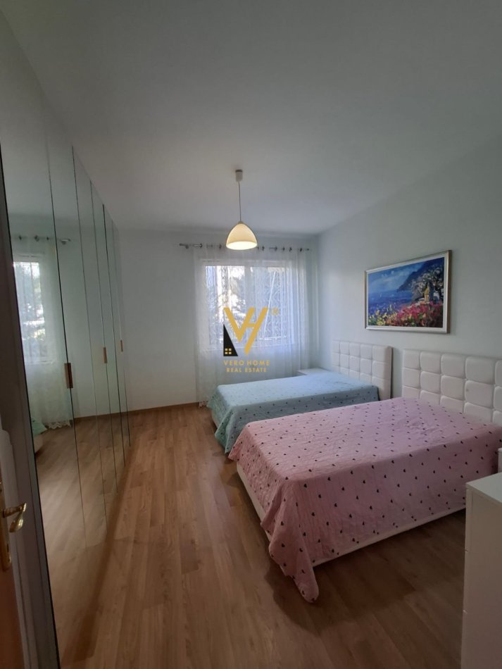 Tirane, jepet me qera apartament 2+1+Ballkon Kati 3, 110 m² 800 € (RRUGA EDUART MANO)
