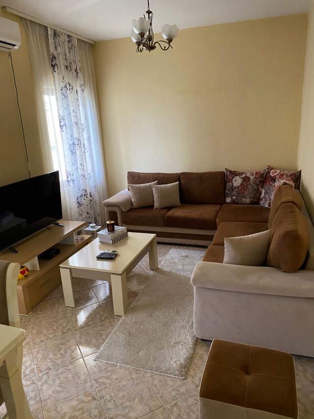 Tirane, jepet me qera apartament 1+1 Kati 6, 74 m² 450 Euro (mbrapa ish UET-Se)