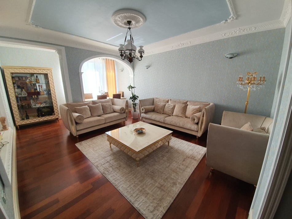 Shitet, Apartament 3+1, Rruga e Bogdanëve, Tiranë - 320000€ | 138 m²