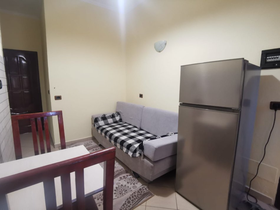 Tirane, jepet me qera apartament 1+1 Kati 3, 42 m² 400 € (Satcioni Trenit)