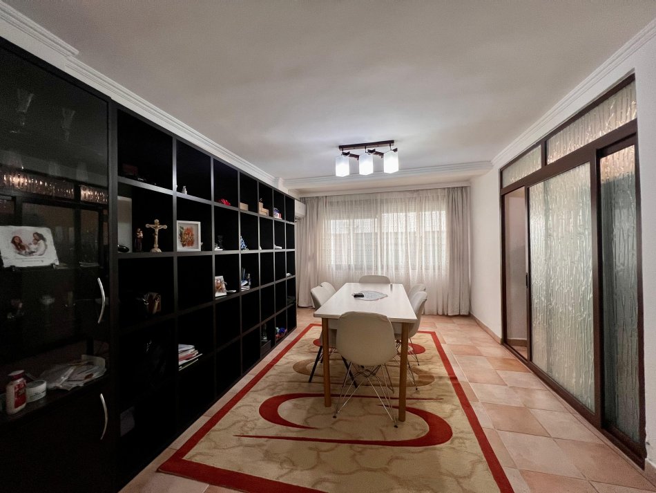 Tirane, shitet apartament 2+1+Aneks+Ballkon , 96 m² 260.000 € (Bllok)
