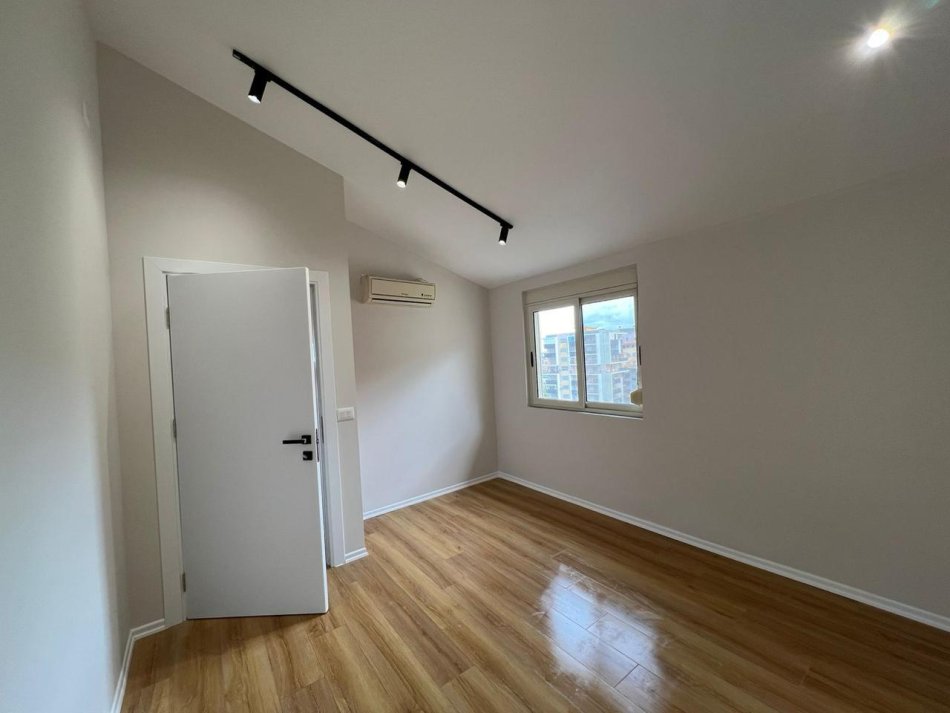 Durres, shitet apartament 1+1 Kati 8, 60 m² 90.000 € 
