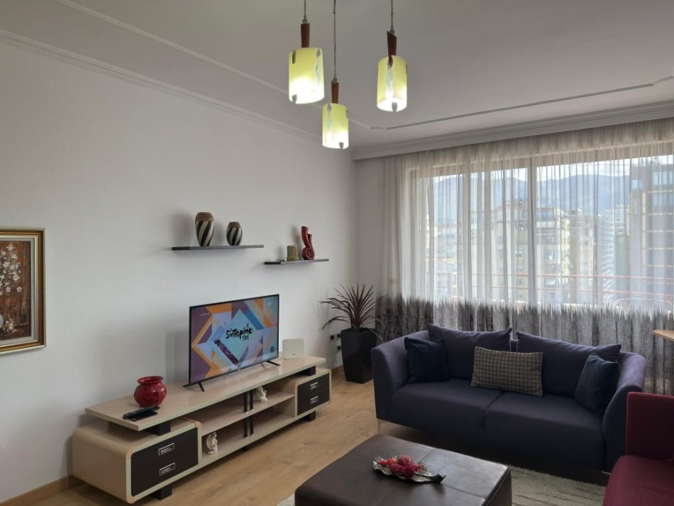 Tirane, jepet me qera apartament 2+1 , 80 m² 800 € (rruga nikolla tupe)