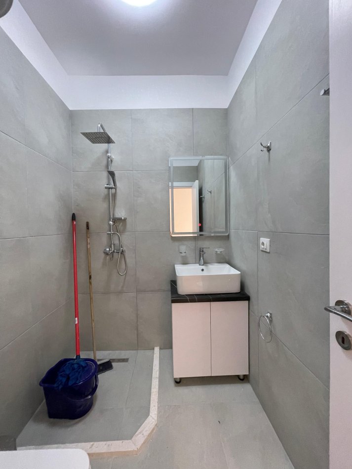 Tirane, shitet apartament 1+1 Kati 7, 53 m² 93.000 € (RRUGA ANDROKLI KOSTALLARI)