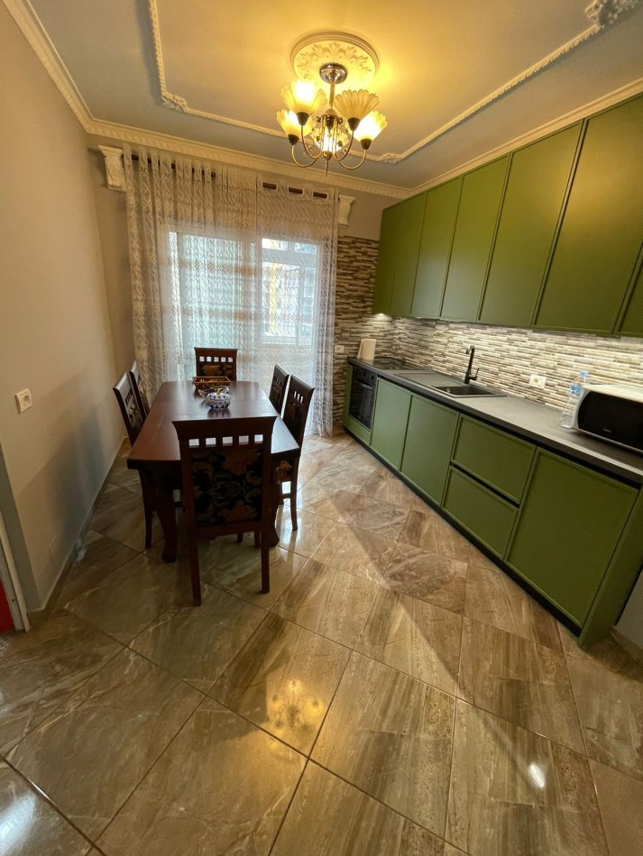 Tirane, jepet me qera apartament 2+1+Ballkon Kati 3, 91 m² 800 € (IBRAHIM RUGOVA BLLOK TIRANE)