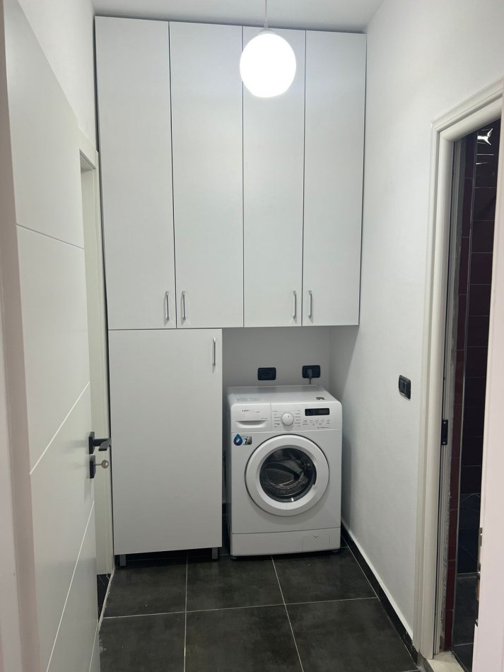 Tirane, jepet me qera apartament 2+1+Ballkon Kati 2, 70 m² 450 € (Rruga e dibres , prane tower bridge)