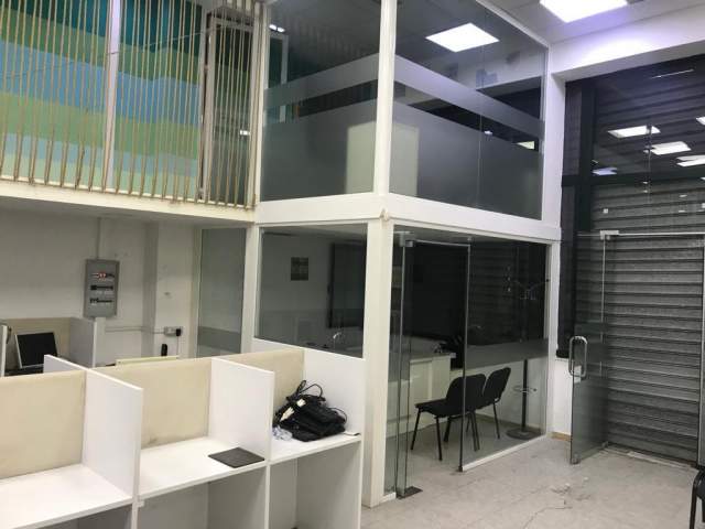 Tirane, jepet me qera ambjent biznesi Kati 0, 395 m² 4.000 Euro (Qender)