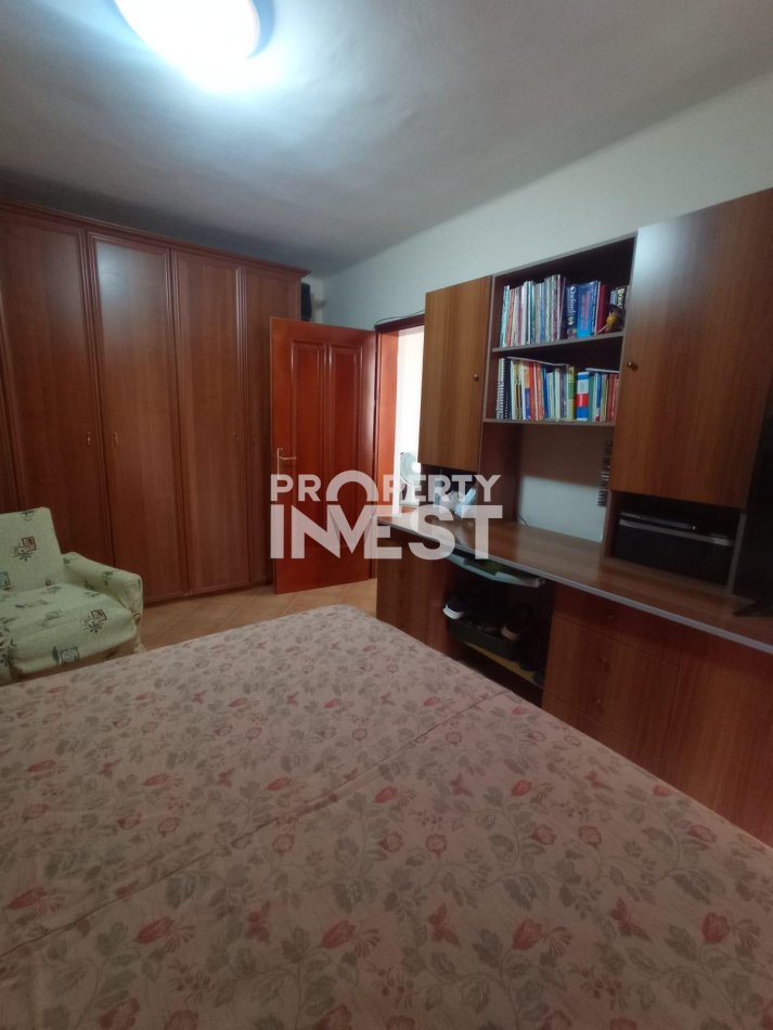 Tirane, shitet apartament 3+1+Ballkon Kati 2, 89 m² 260.000 € (ish blloku)