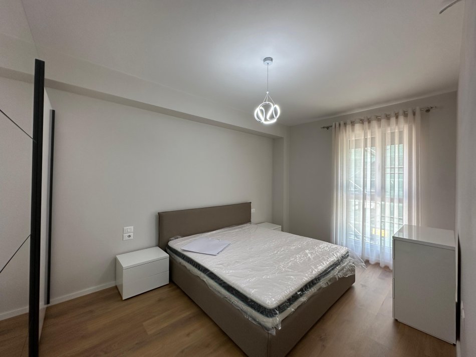 Tirane, jepet me qera apartament 2+1 Kati 6, 100 m² 700 € (rruga don bosko)