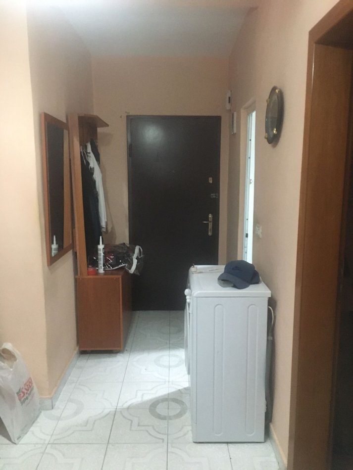 Tirane, jepet me qera apartament 2+1 Kati 3, 63 m² 400 € (Kinostudio)