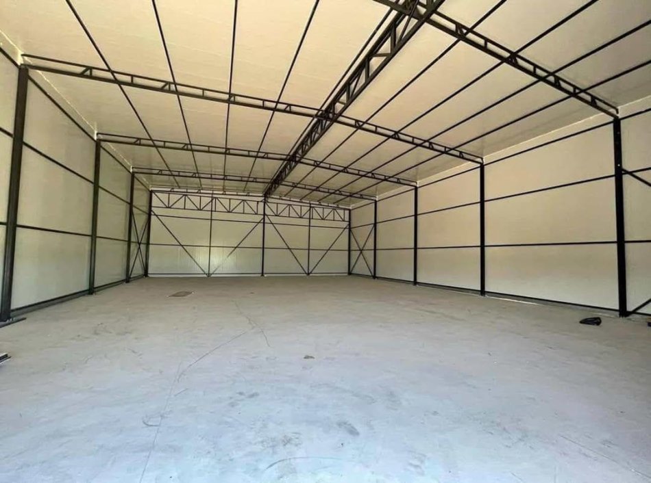 Tirane, jepet me qera magazine Kati 0, 350 m² 1.500 € (Afer Megatekut)