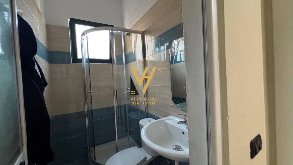 Tirane, jepet me qera apartament 3+1+Ballkon Kati 5, 120 m² 550 € (KOPSHTI ZOOLOGJIK)