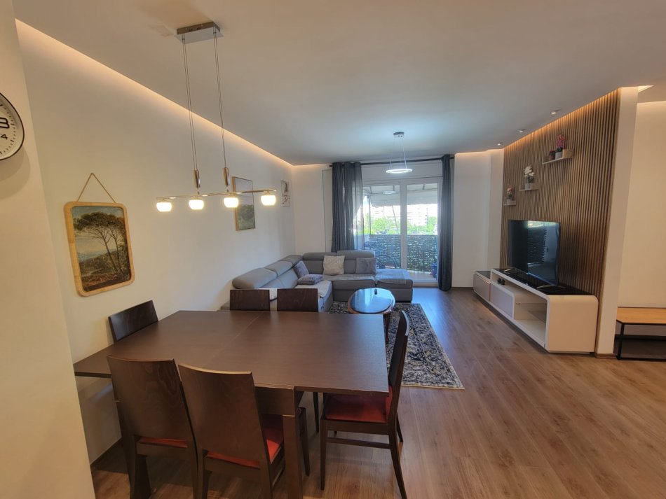 Tirane, jepet me qera apartament 2+1+Ballkon Kati 6, 98 m² 650 € (Don Bosko, jepet me qera apartament 2+1.)