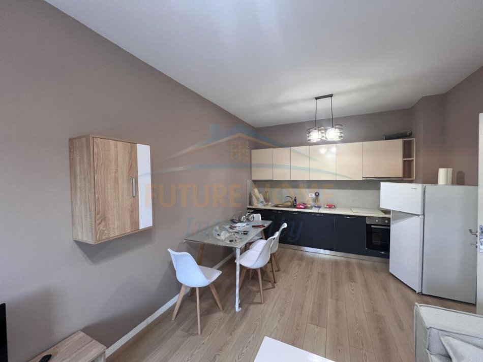Tirane, jepet me qera apartament 1+1 Kati 2, 68 m² 600 € (Sadik Petrela)